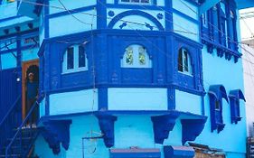 Dylan Cafe And Guest House